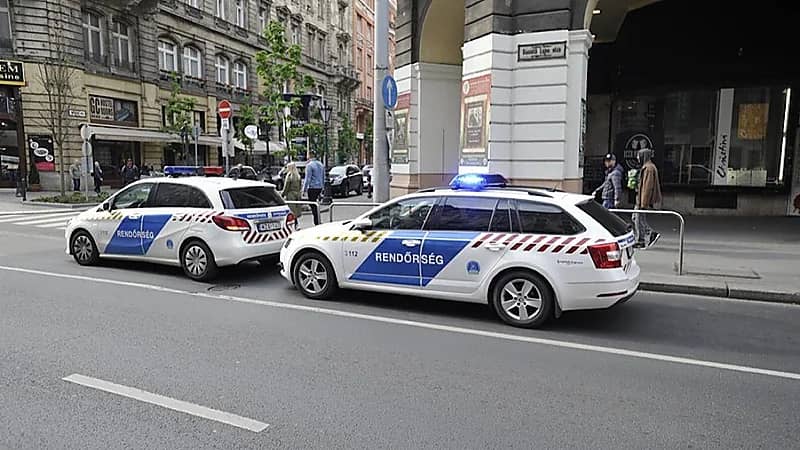 مقتل شرطي وجرح آخرين في هجوم بسكين