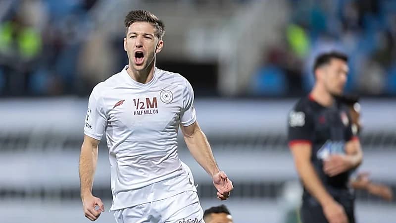 فييتو يوضح سر انضمامه للشباب بعد رحيله عن الهلال 