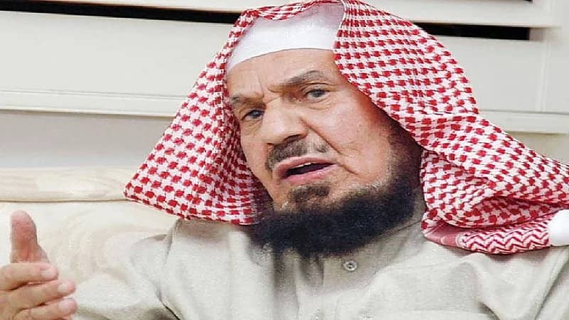 المنيع يوضح حكم استخدام الإبرة للتعجيل بموت الشخص الميؤوس من حياته