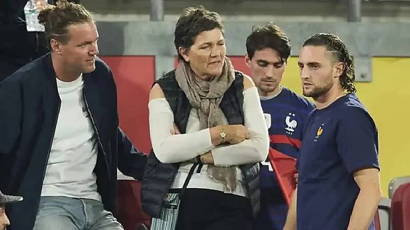 والدة رابيو تفجر أزمة جديدة مع إدارة مارسيليا