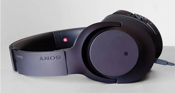 " سوني " تكشف عن 3 سماعات لاسلكية مقاومة للماء