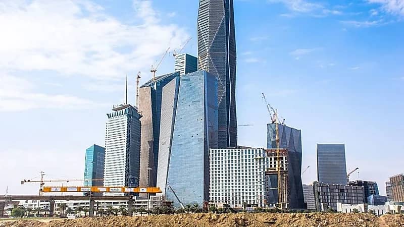 "بلومبرغ": المملكة تتطلع لاستحواذت طموحة على بنوك عالمية