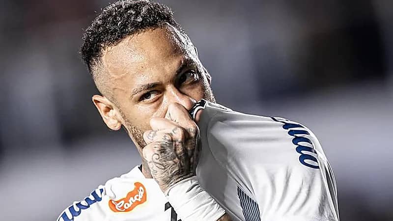 نيمار بعد تجديد عقده مع سانتوس: عدت إلى بيتي الحقيقي