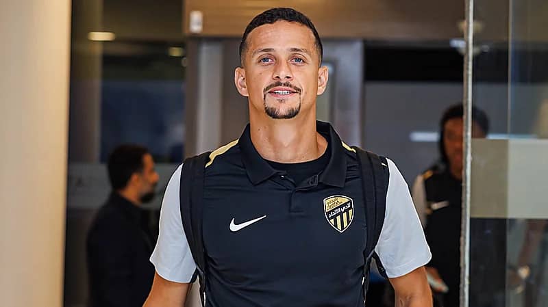 بنود شخصية تؤخر رحيل فيليبي عن الاتحاد