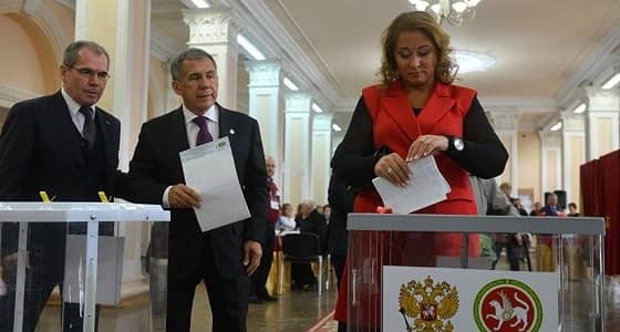 بالفيديو.. كاميرات المراقبة ترصد تزويرا بمراكز الاقتراع الروسية