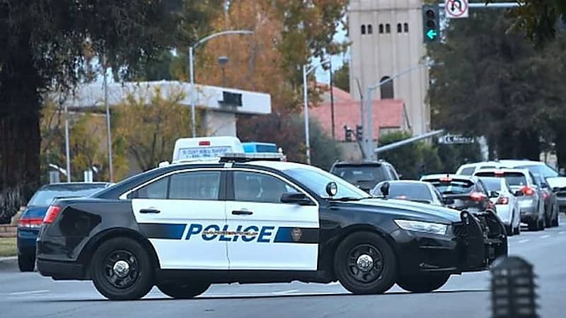 مقتل 6 أشخاص بينهم رضيعة وأمها رميًا بالرصاص بمنزل