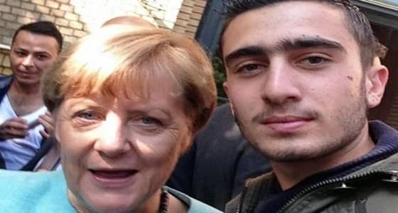 لاجىء سوري يدخل في منازعة قضائية مع فيس بوك بسبب سيلفي ميركل