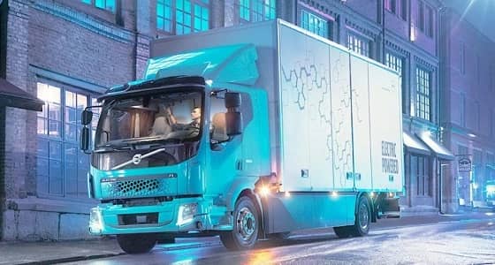 بالصور.. انطلاق أول شاحنة فولفو كهربائية بالكامل