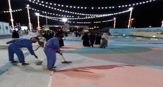 بعد تشويه المكان.. البلدية ترفع مخلفات زوار " محايل أدفأ "