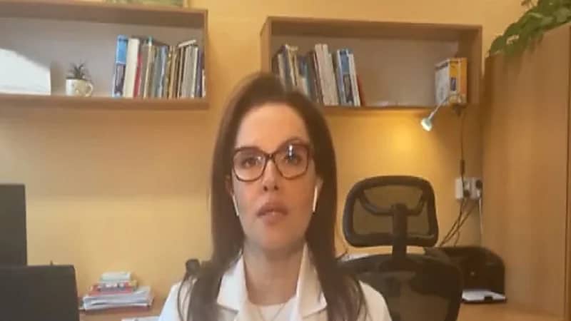 هل يمكن للقاحات الحالية مواجهة "أوميكرون" ؟.. استشارية تجيب