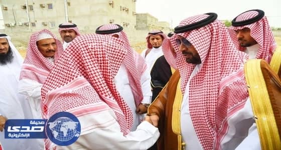 بالصور.. نائب أمير جازان يعزي ذوي الحازمي في وفاة والدهم