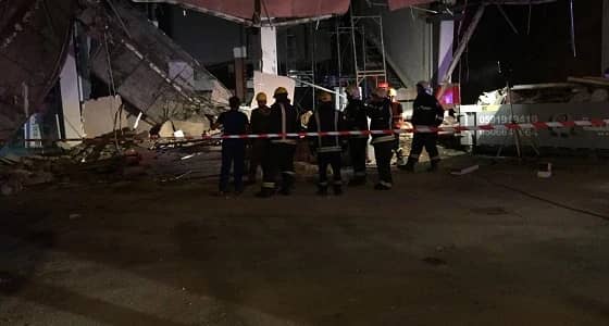 بالصور.. انهيار واجهة مبنى بالعوالي دون إصابات