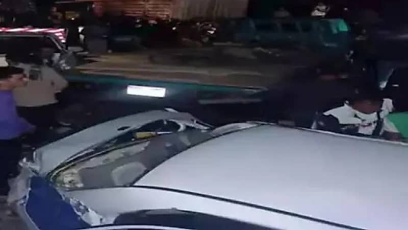 مصرع عائلة بأكملها في حادث مروع عقب عودتهم من المستشفى