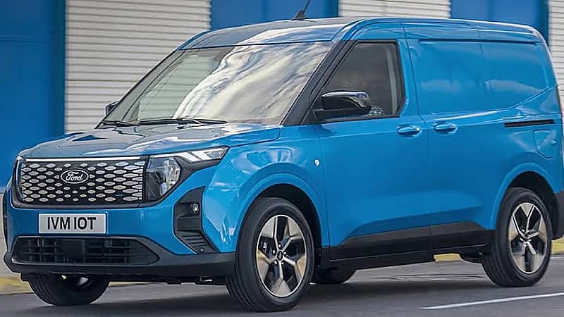 فورد تزيح الستار عن سيارة عائلية اقتصادية في استهلاك الوقود (فيديو)