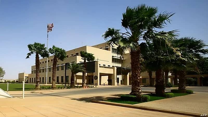 إجلاء الدبلوماسيين الأمريكيين من السودان وإغلاق السفارة