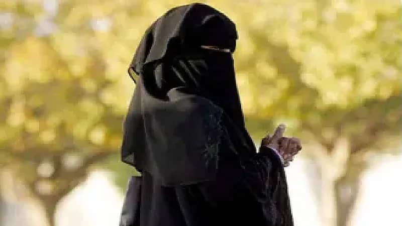 استشاري: من تبلغ 35 عاماً ولم تتزوج لم تنته حياتها (فيديو)