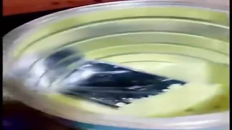 شاهد.. لحظة عثور مواطنة على جوال سرقته الخادمة