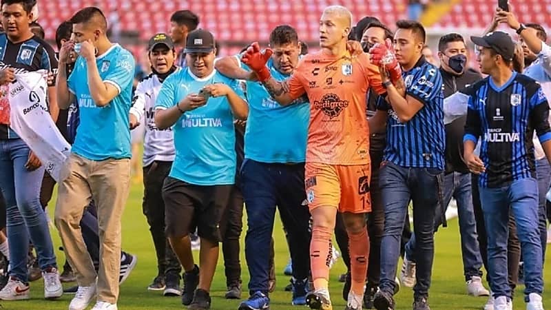 عقوبات قاسية على كويريتارو المكسيكي بعد أحداث الشغب أمام أطلس