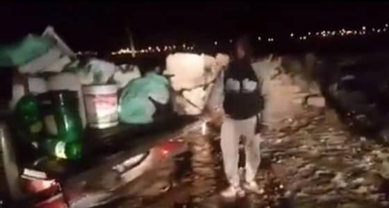 بالفيديو.. ضبط 4 وافدين من الجنسيات الآسيوية يروجون الخمور