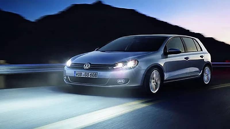 تلف الصمامات الكهربائية من أسباب ضعف إضاءة مصابيح السيارة