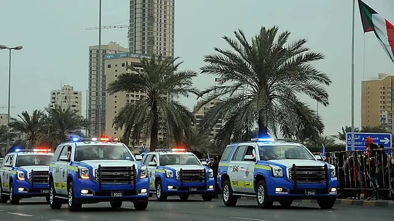 السجن 10 سنوات لضابطين متهمين بغسيل الأموال في الكويت