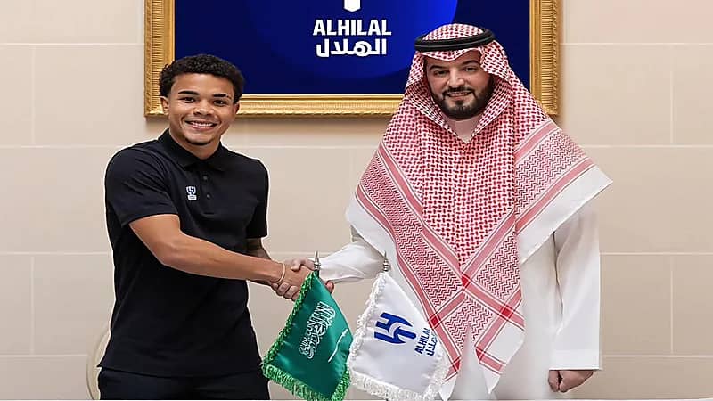 كايو سيزار يهدي نجاحه لوالدته: هذا من أجلك يا ملكة