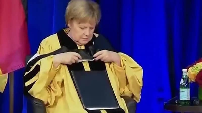 ميركل تترك منصبها بعد 16 عاماً من تصدر المشهد الألماني