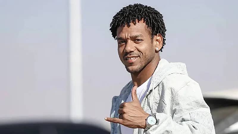 نيوم يعلن رحيل لاعبه رومارينهو .. فيديو