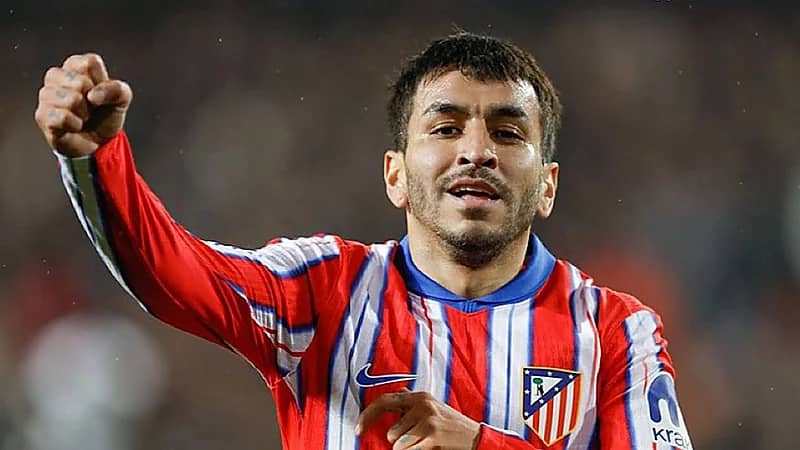 إيقاف كوريا 5 مباريات بسبب إهانة الحكم