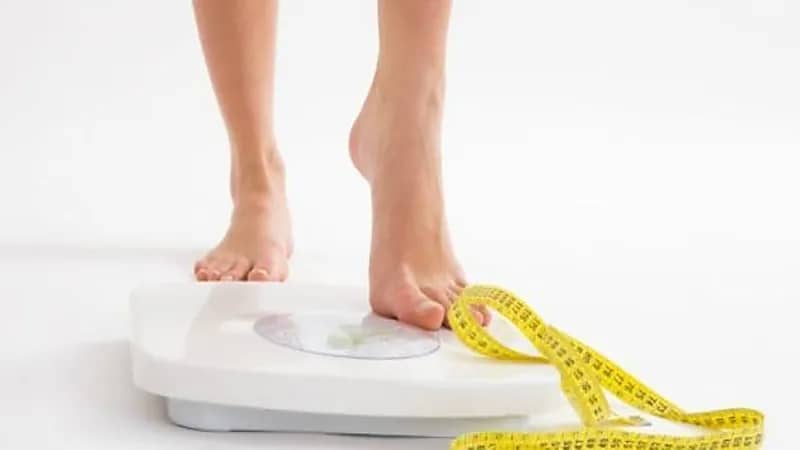 لماذا لا ينخفض الوزن رغم تناول الطعام الصحي؟.. "الخضيري" يجيب