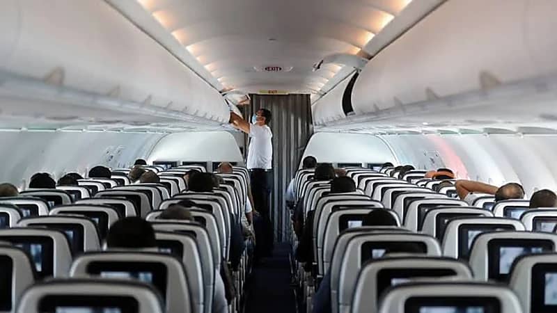 3 عبارات غير مسموح لراكب الطائرة بترديدها