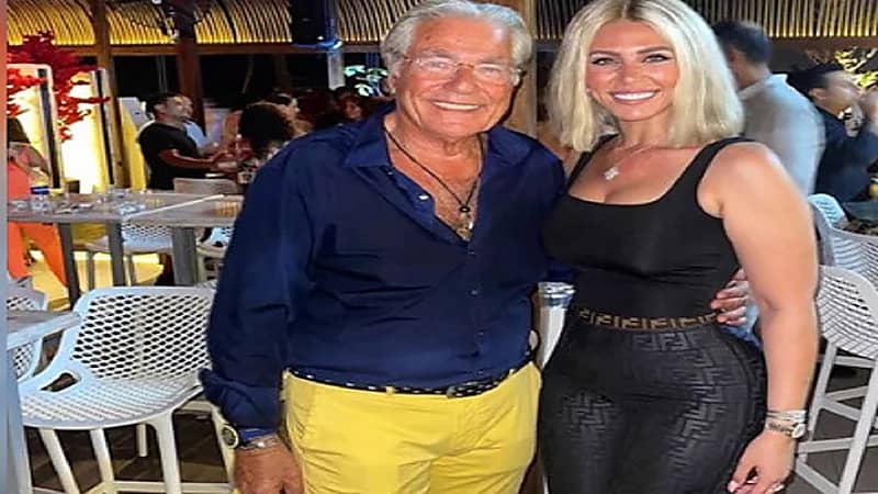 مصطفى فهمي يثير التكهنات حول زواجه