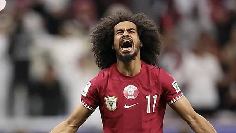 نيوم مهتم بـ أكرم عفيف