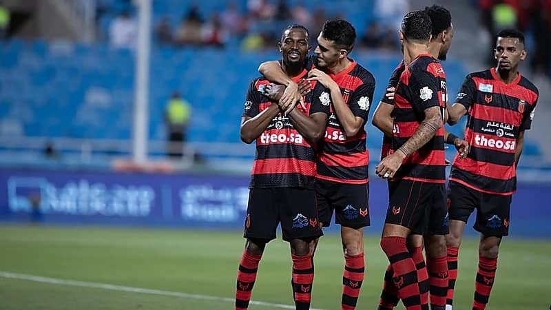 محترف الرياض يحتفل على طريقة الأمير محمد بن سلمان .. فيديو