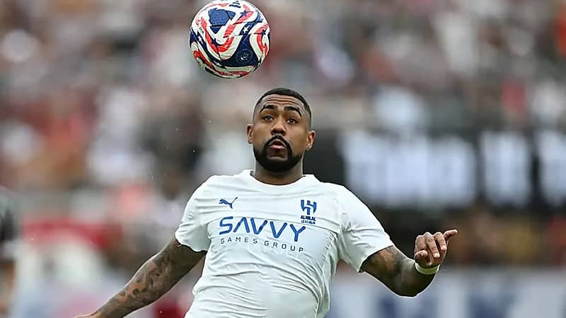 وكيل مالكوم يعرضه على بنفيكا