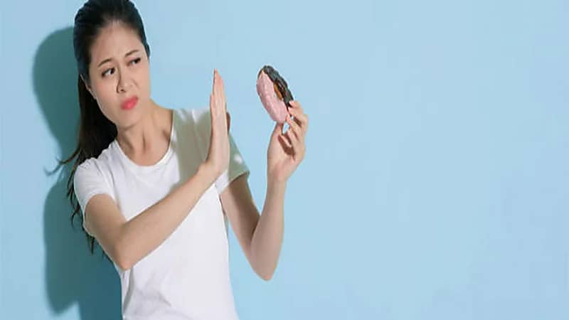 ماذا يحدث بوزن الجسم عند التوقف عن تناول الحلويات لمدة شهر؟