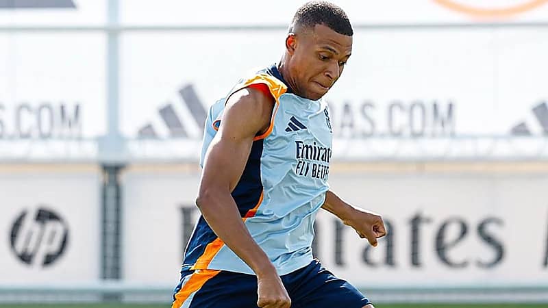 ‎هدف مذهل يلفت الأنظار لـ كيليان مبابي في تدريبات ريال مدريد .. فيديو