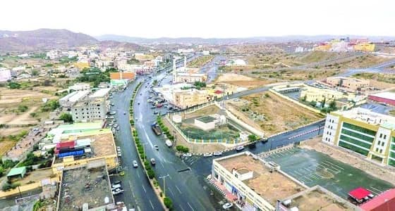 في بلقرن.. معلمة تتفاجأ بقائدة مدرستها تنتظرها فور خروجها من غرفة العمليات