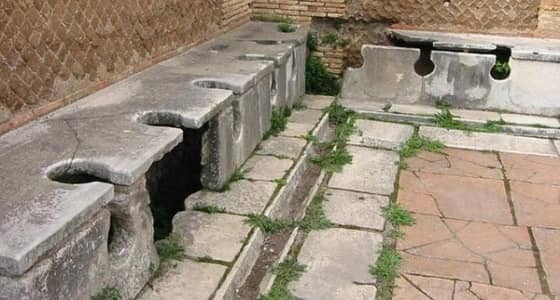 البول البشري يتسبب في معاناة تجار روما