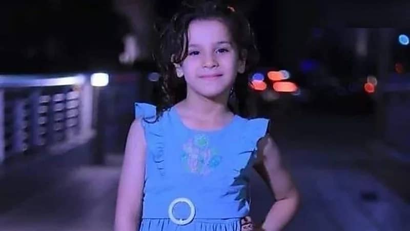 شاهد.. والد ضحية مدرسة العجوزة: مش هسيب حق بنتي 