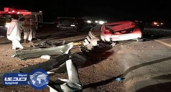 بالصور.. وفاة 5 أشخاص في حادثين منفصلين على طريق حضن