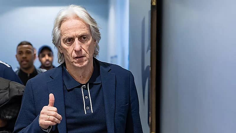 الهلال يقترب من تجديد عقد جيسوس