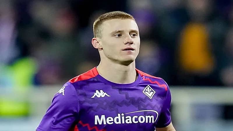 مدافع فيورنتينا يرفض عرض الهلال رغم موافقة ناديه.. فيديو