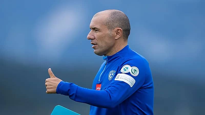 مدرب الهلال يطلب رحيل 3 لاعبين أجانب بينهم غوميز 