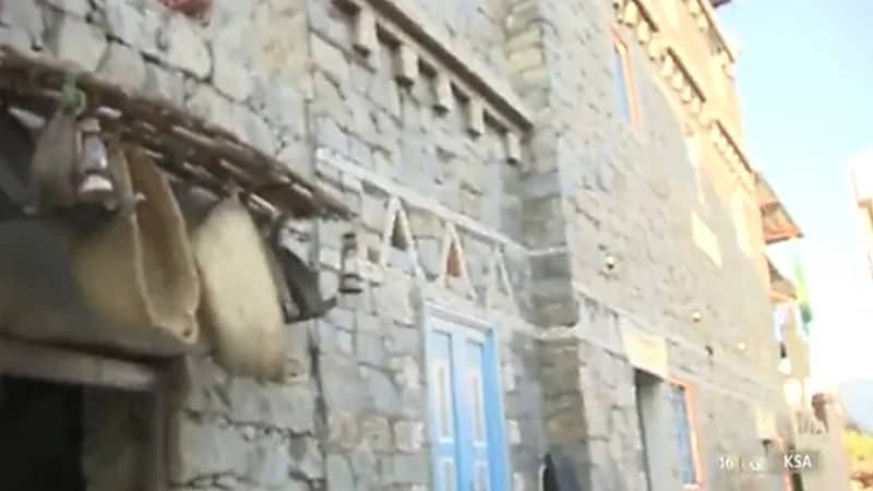 شاهد.. مواطن بالباحة يقيم متحفًا للحفاظ على التراث الخاص بأهالي المنطقة