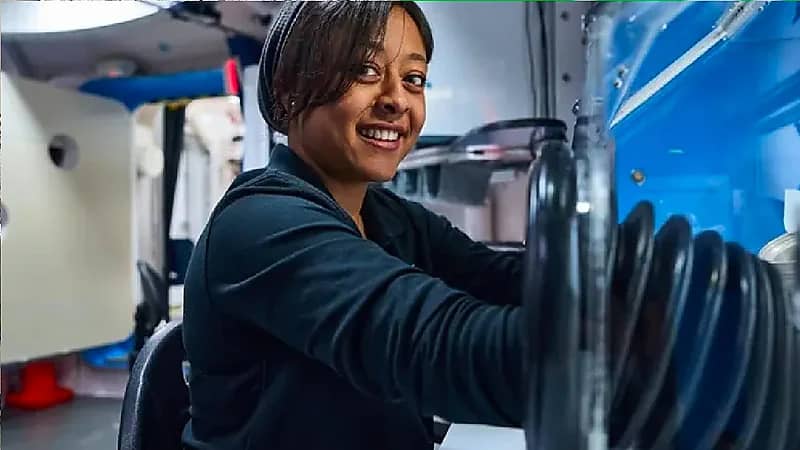 تدريب رائدي الفضاء "علي وريانة" على الاستجابة لحالات الطوارئ