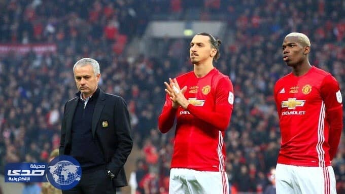 ابراهيموفيتش باق مع اليونايتد لموسم إضافي