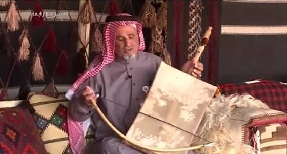 بالفيديو.. كفيف يجذب أنظار زائري الجنادرية 32 بعزفه الرائع
