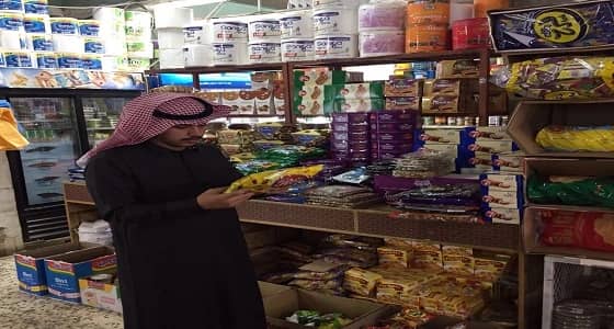 بالصور.. ضبط مواد منتهية الصلاحية بمحلات ومطاعم العويقيلة