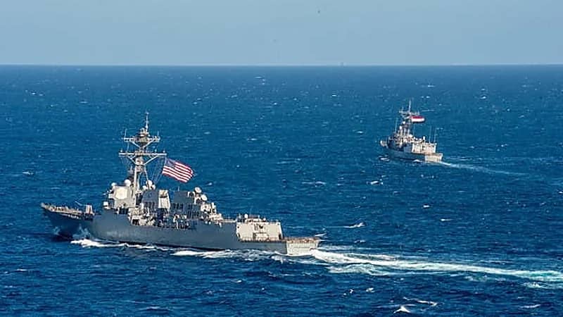 اعتراض سفينة بخليج عمان محملة بالذخيرة من إيران لليمن